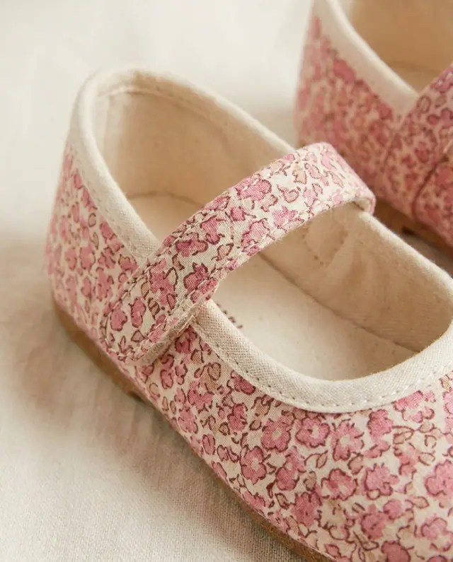 A finished baby mary janes sewn from the Sewzy pattern, view 3