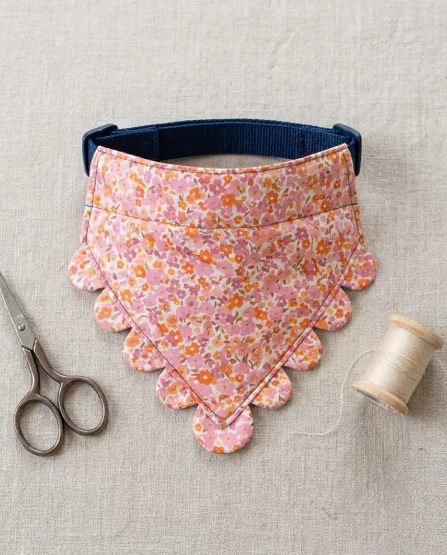 A finished collar bandana sewn from the Sewzy pattern, view 3