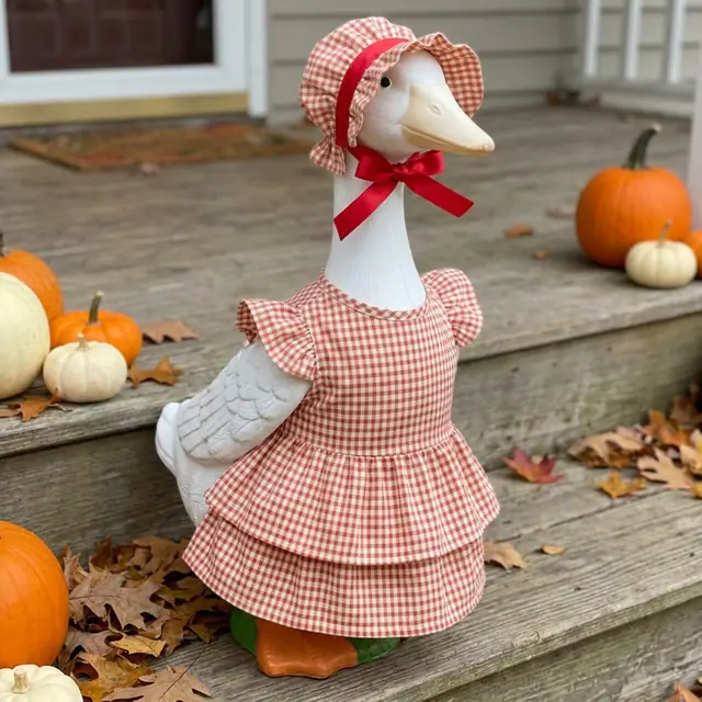 A porch goose wearing the Porch Goose Outfit