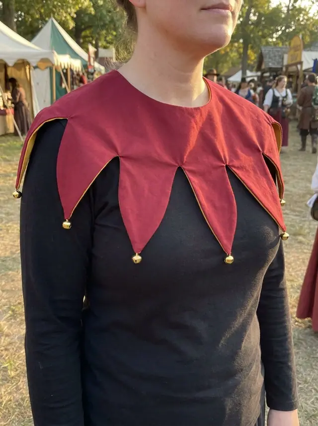 A finished jester collar sewn from the Sewzy pattern