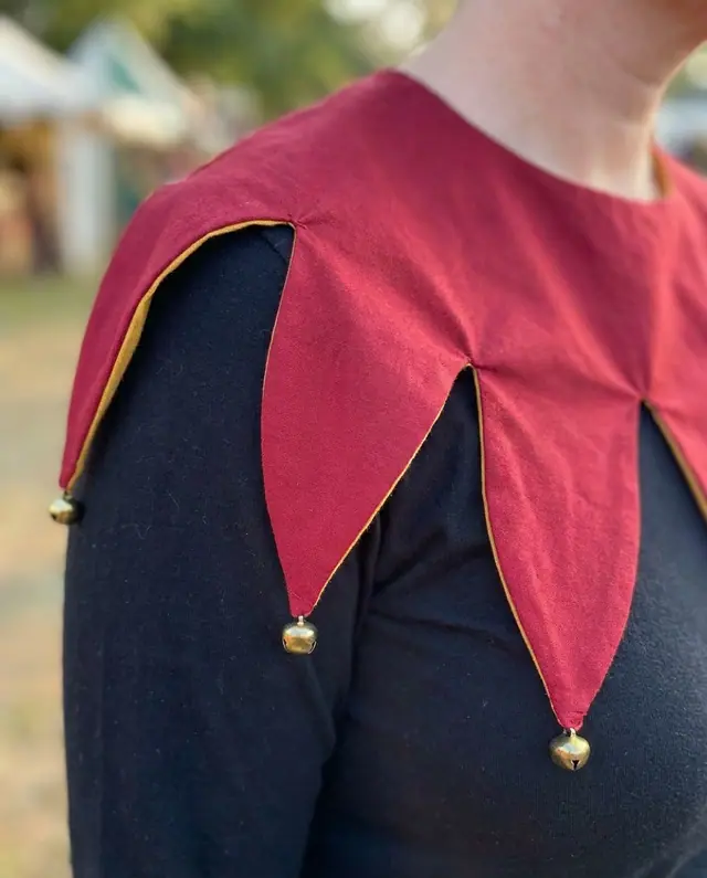 A finished jester collar sewn from the Sewzy pattern, view 3